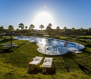 Swimming pool Vincci Costa Golf 4*  Cadiz